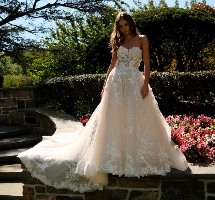 Wedding dresses ball gown